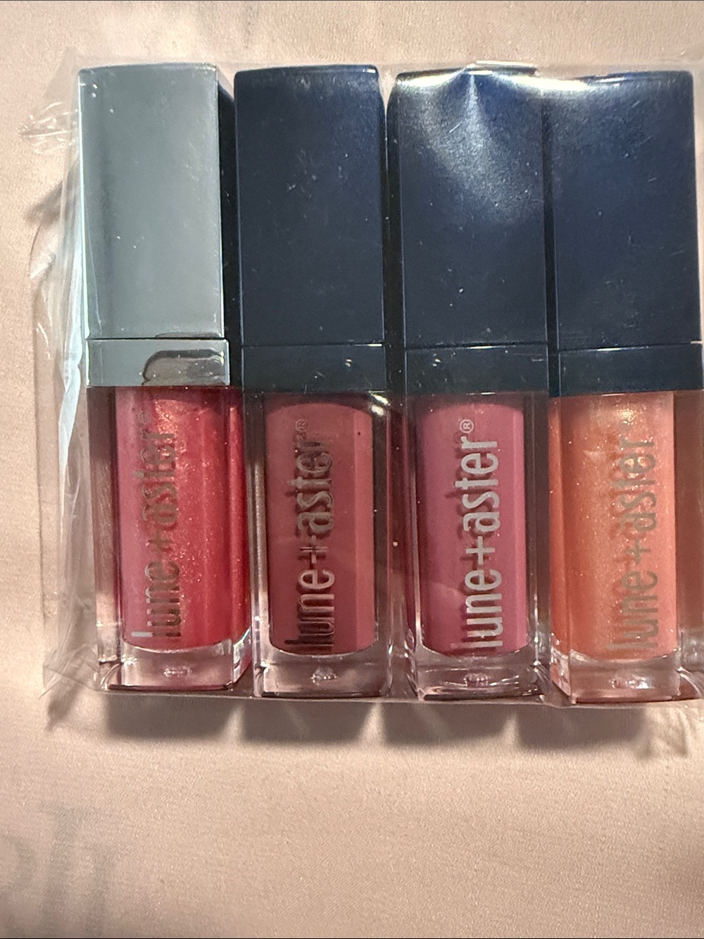 Lune+Aster Mini Lip Gloss Set - Picture 2 of 6